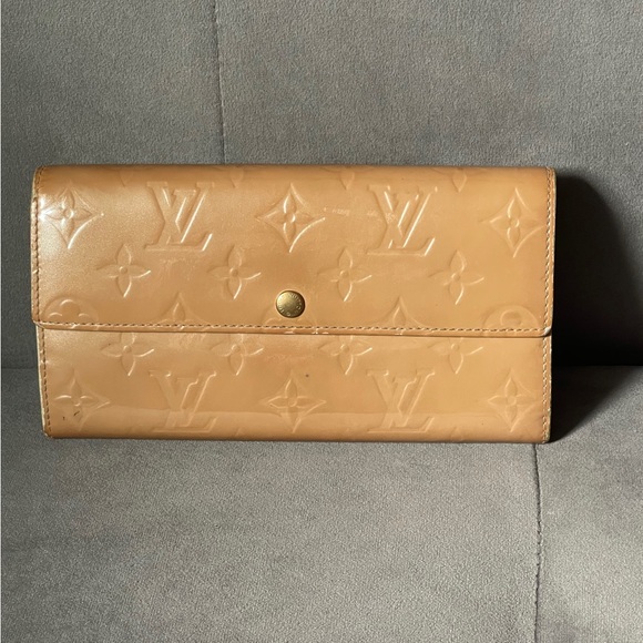 Louis Vuitton Handbags - Louis Vuitton vernis wallet